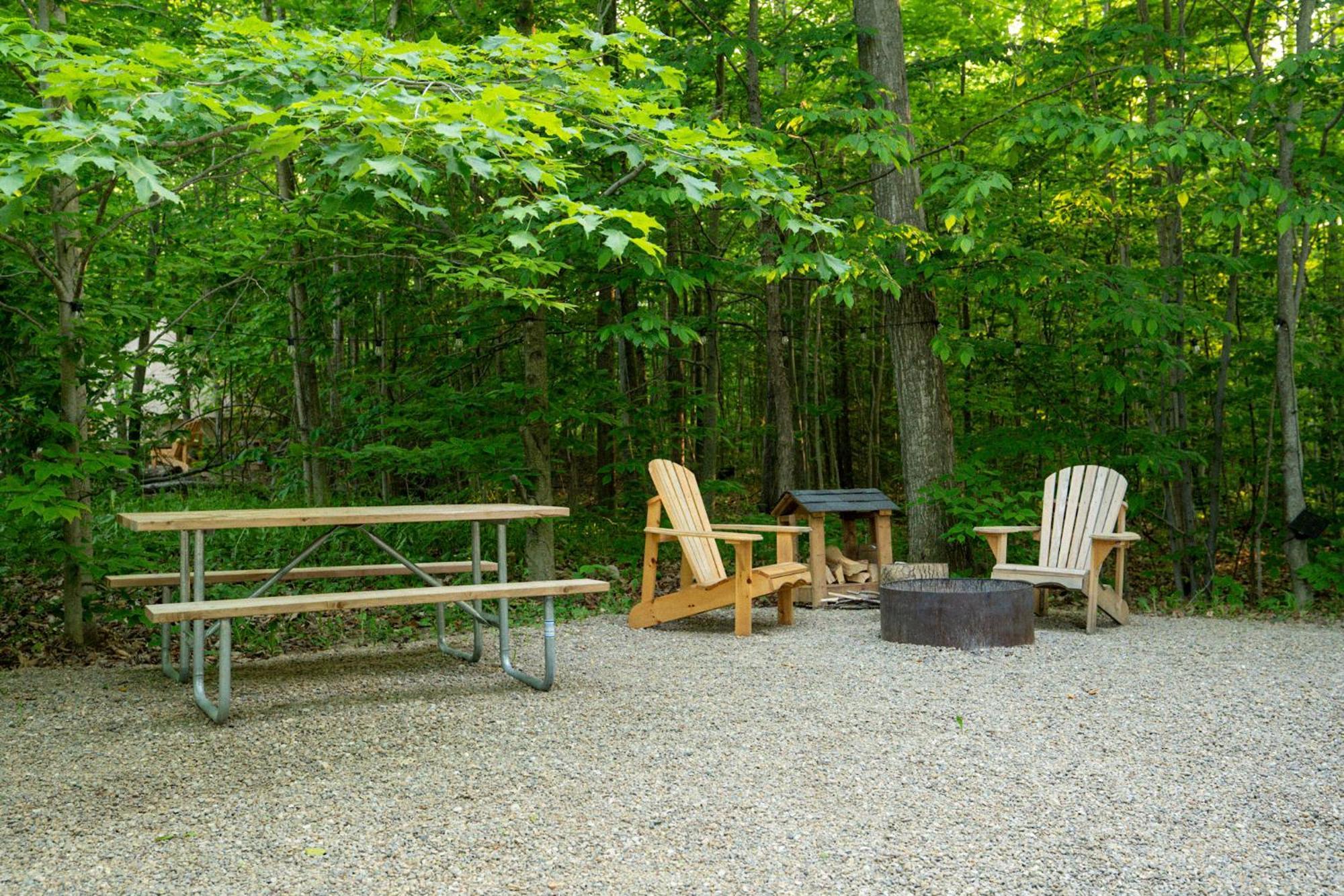 Hotel Grotto Getaway Miller Lake Esterno foto
