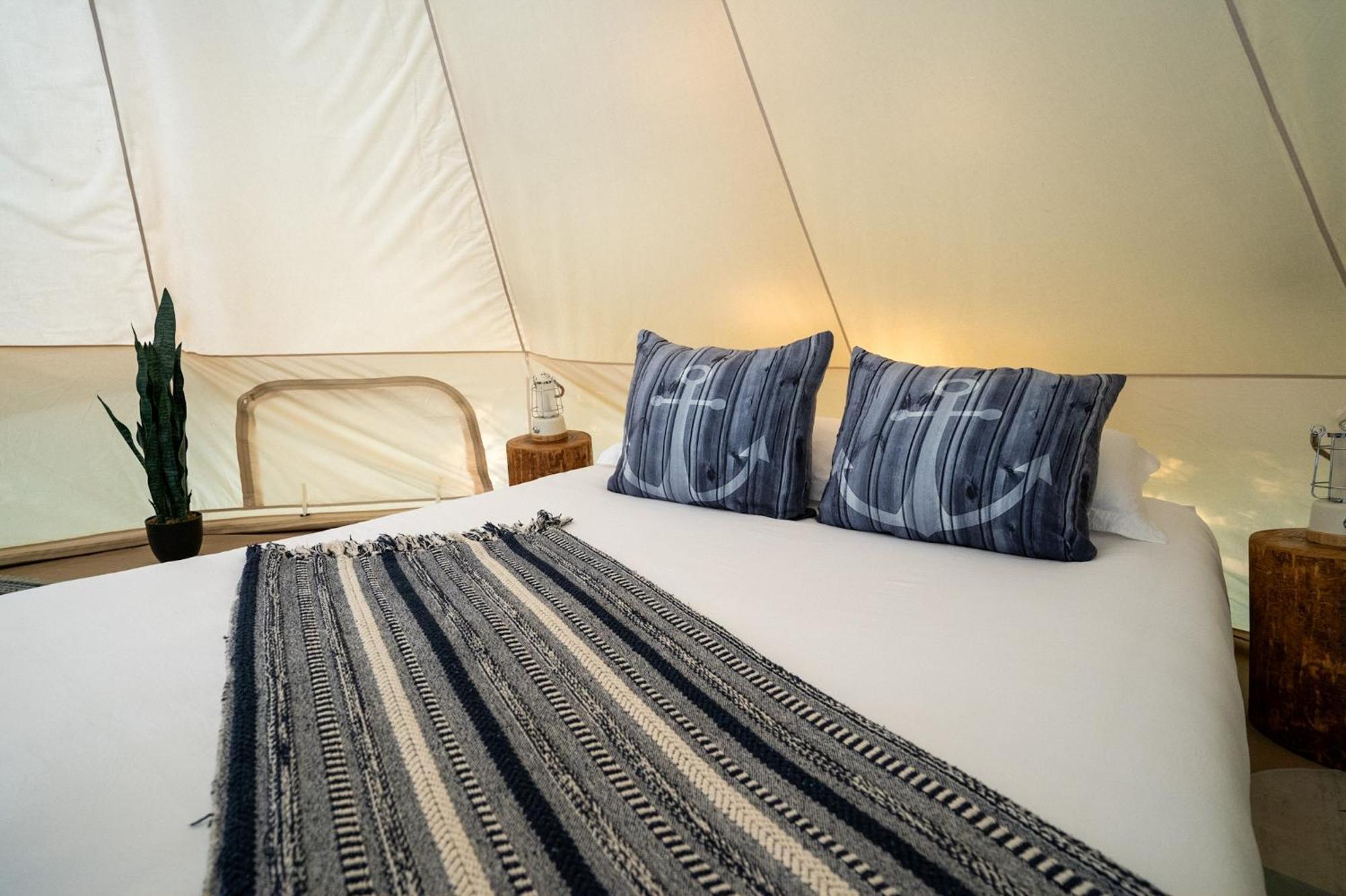 Hotel Grotto Getaway Miller Lake Esterno foto