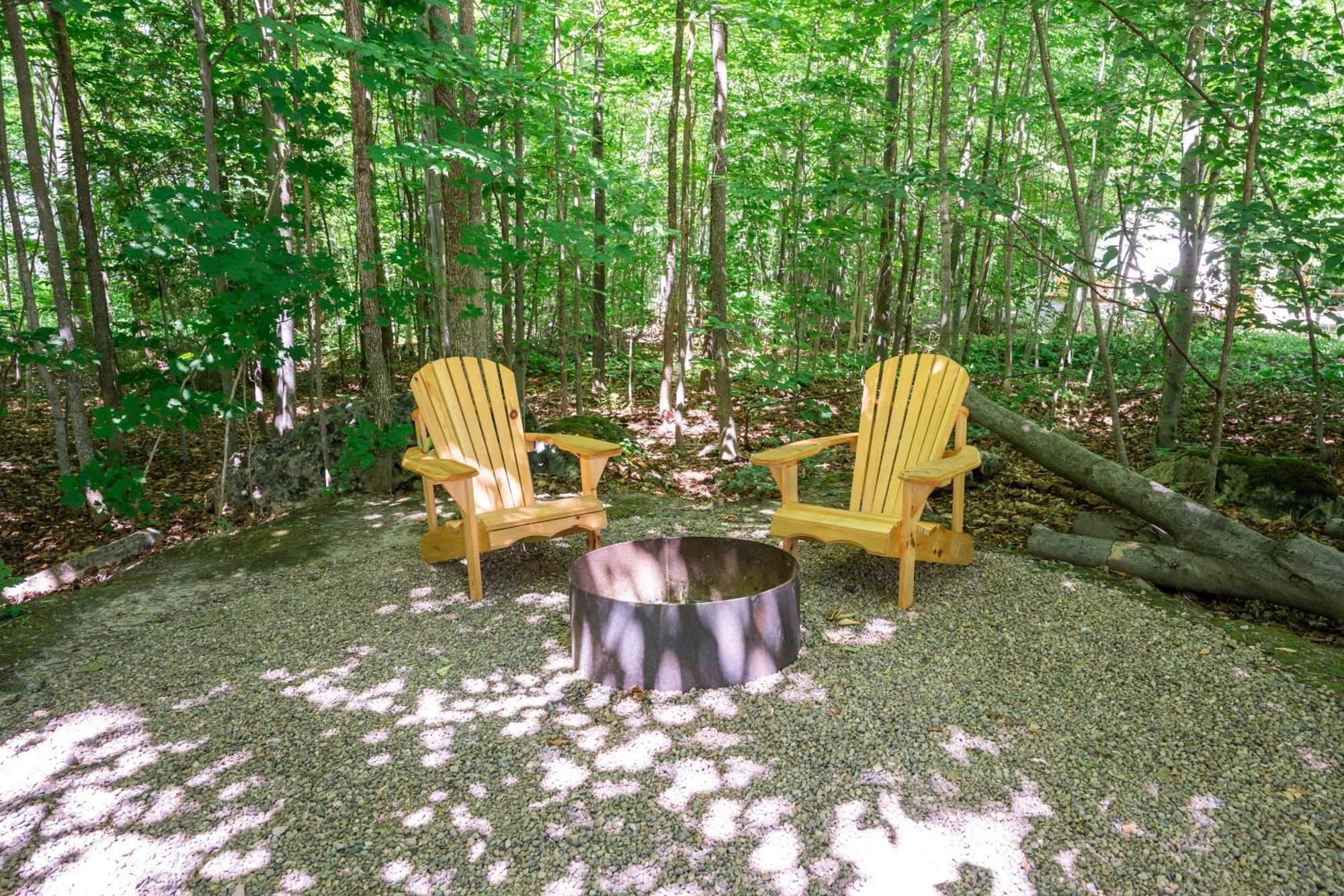 Hotel Grotto Getaway Miller Lake Esterno foto